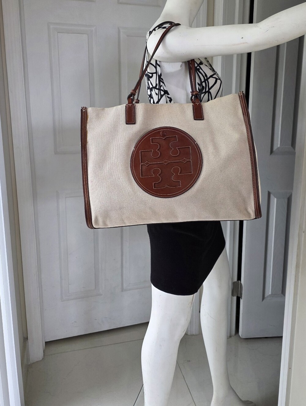 Tory burch L Ivory Canvas/Brown Leather Tote Bag